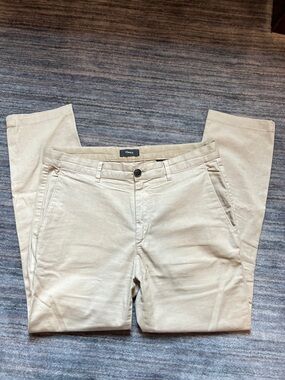 Theory Sz 30 Men’s Chinos in Light Khaki. The Perfect Summer Staple!